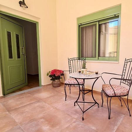Yannis Guest House Aegina Extérieur photo
