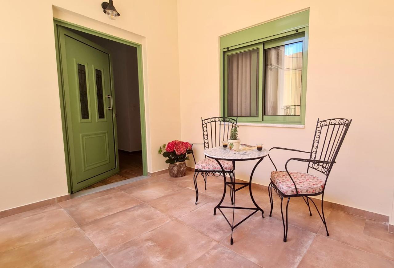 Yannis Guest House Aegina Extérieur photo